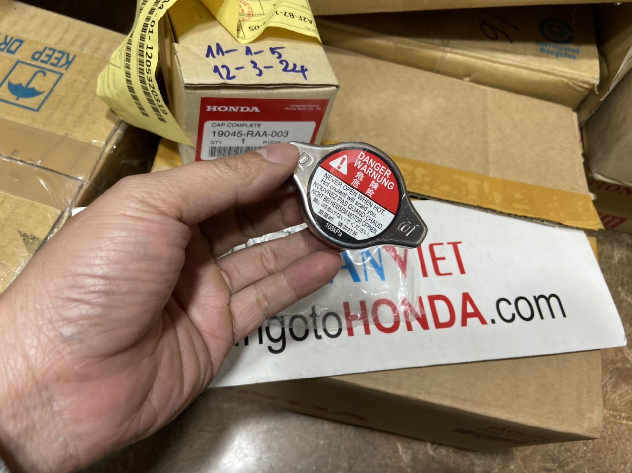Nắp két nước xe Honda CRV